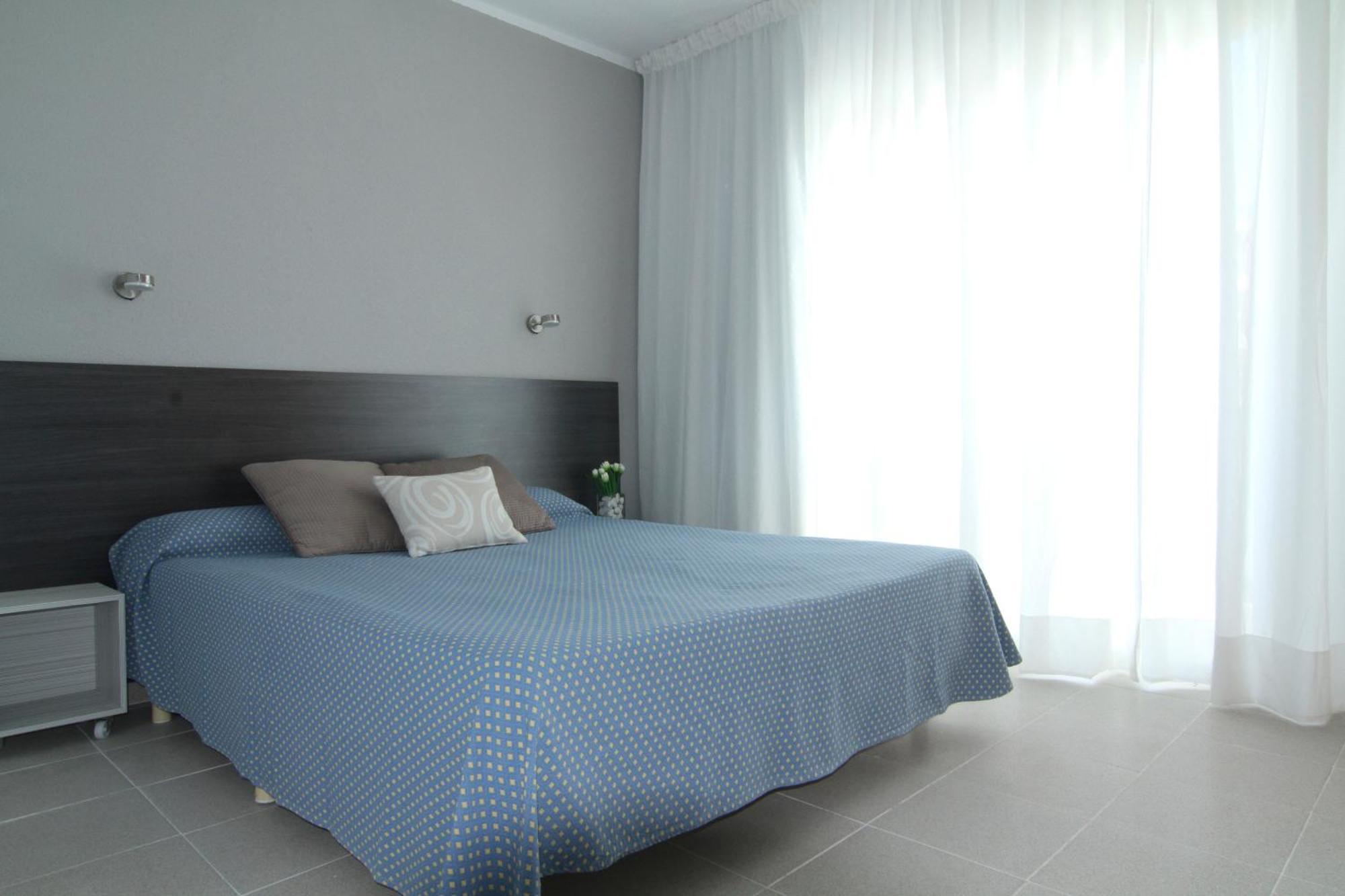 Hostal Tahiti Rs Salou Buitenkant foto