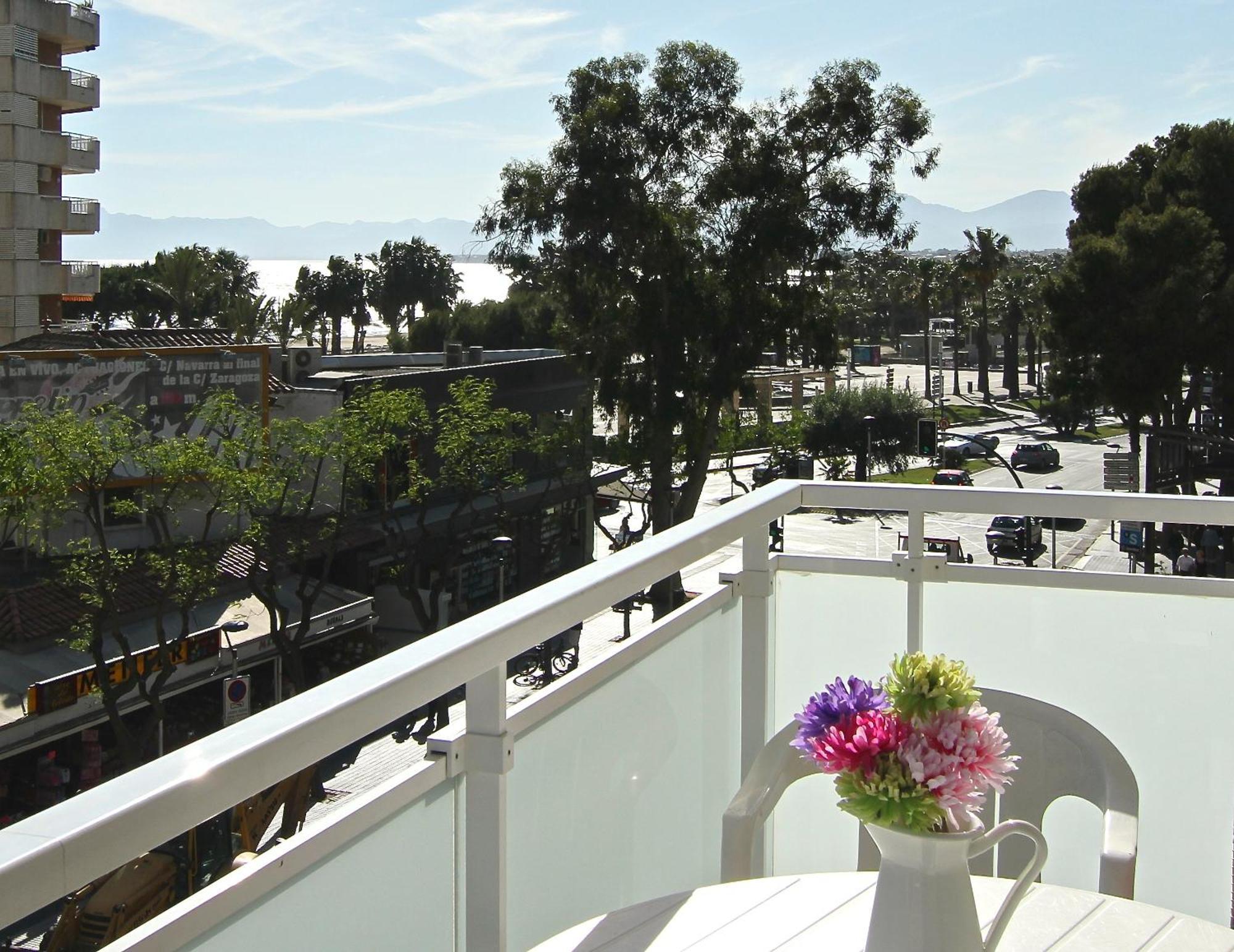 Hostal Tahiti Rs Salou Buitenkant foto