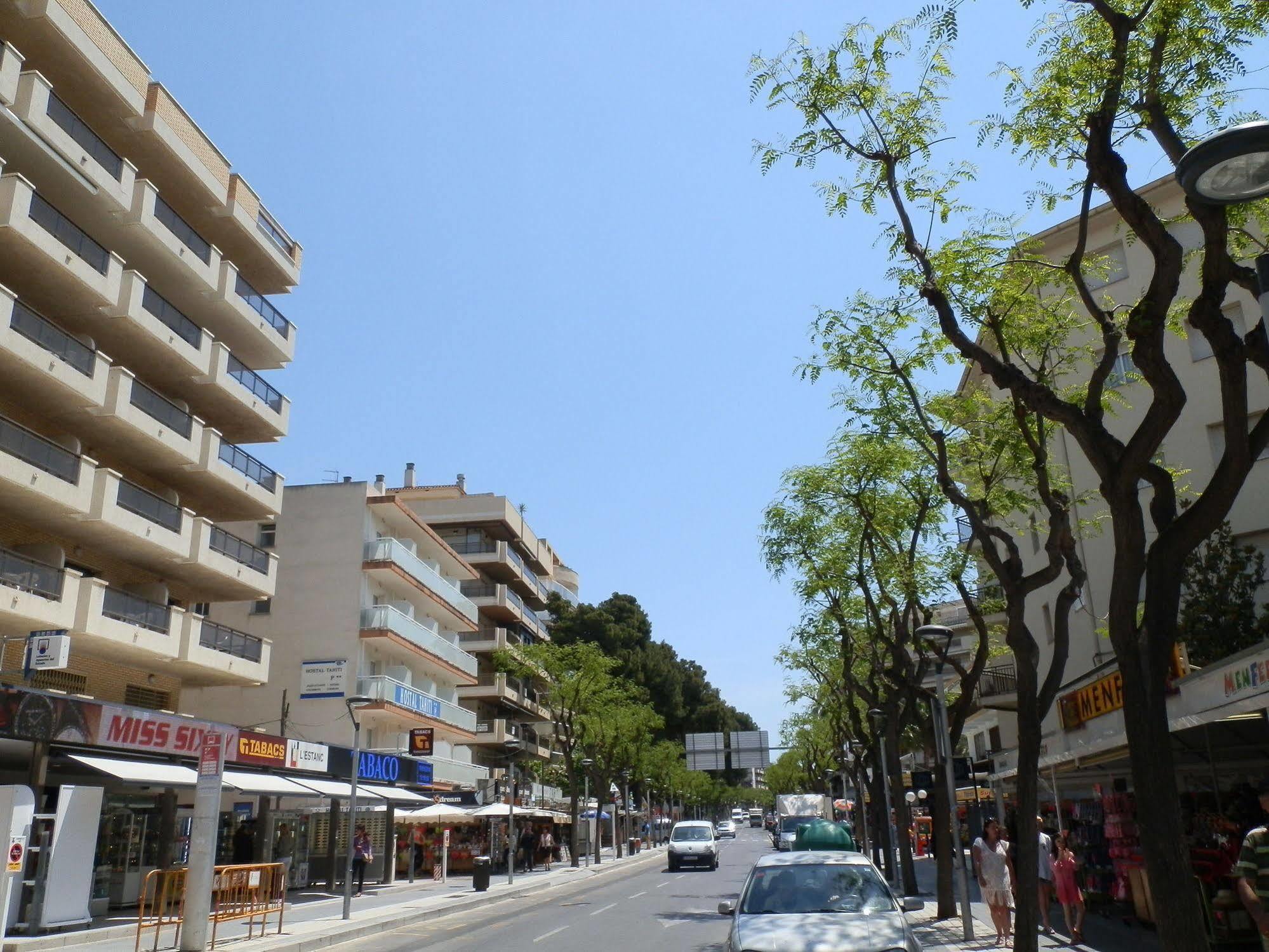 Hostal Tahiti Rs Salou Buitenkant foto