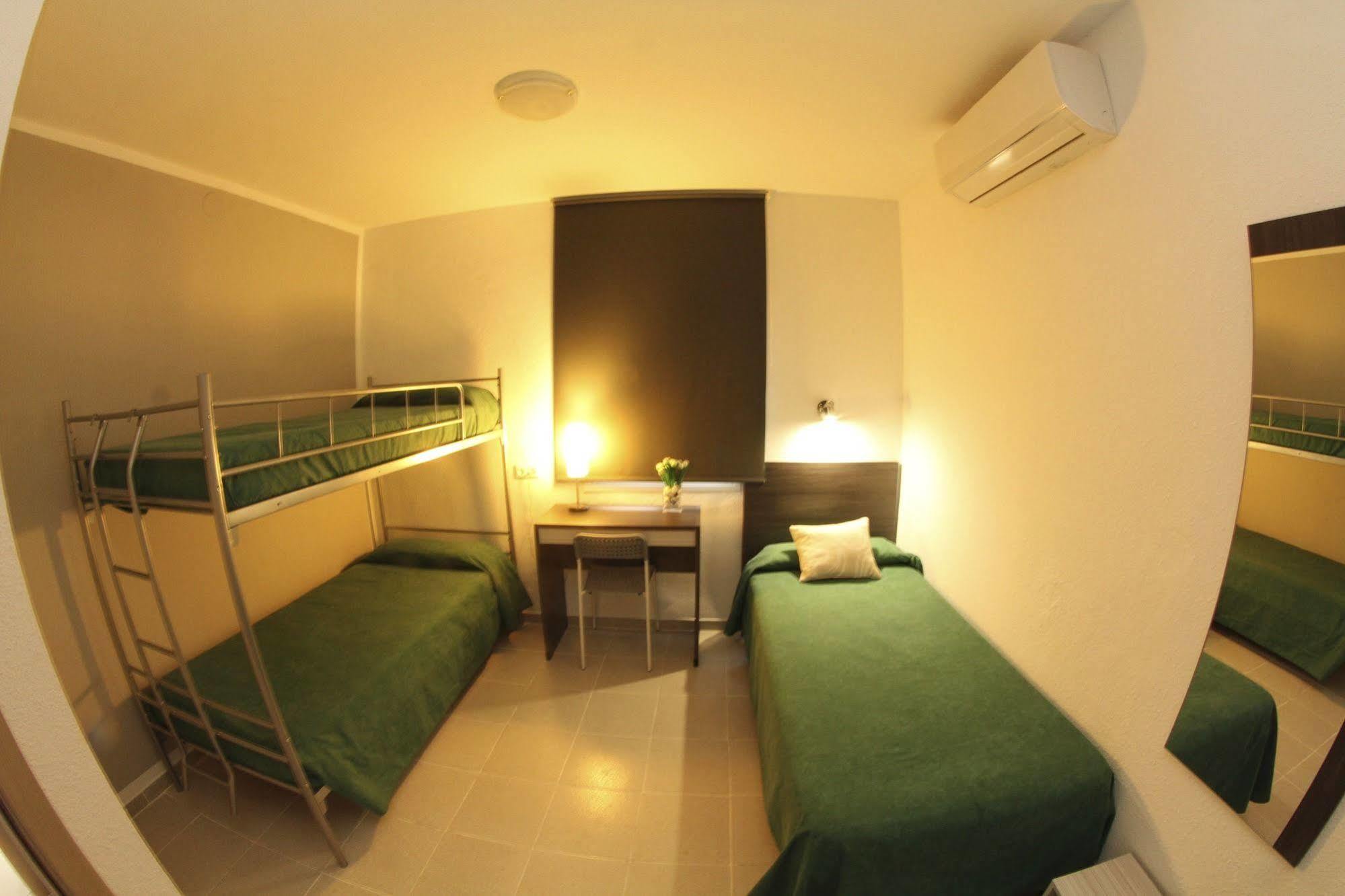 Hostal Tahiti Rs Salou Buitenkant foto