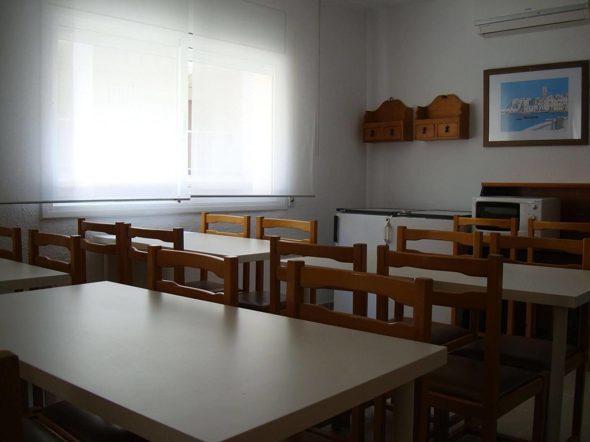 Hostal Tahiti Rs Salou Buitenkant foto