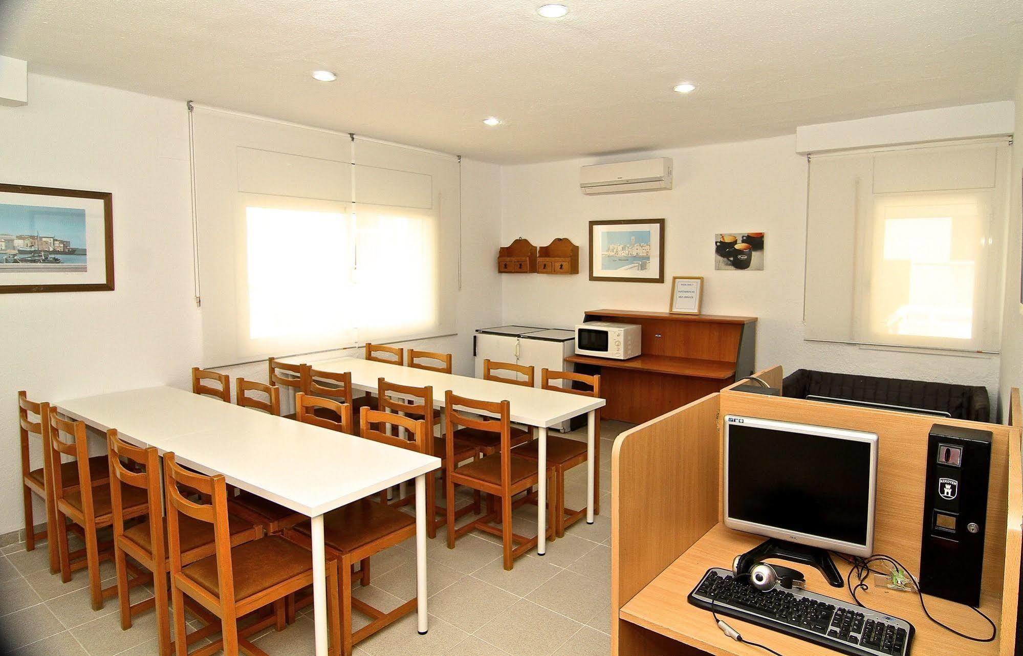 Hostal Tahiti Rs Salou Buitenkant foto